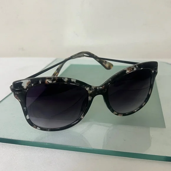 Oscar De La Renta Acetate Tortoise Shell Cat Eye Sunglasses Black - Picture 14 of 17